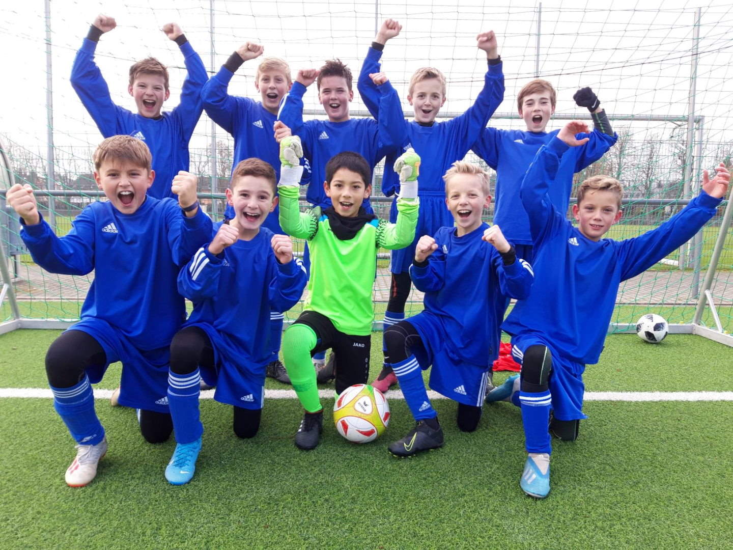 Gruppenphoto des Fußballteams